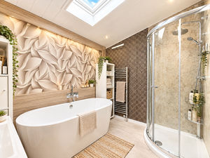 Ensuite- click for photo gallery